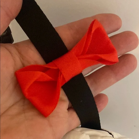 Herschel Supply Company x Hello Kitty White Crossbody Bag - Picture 4 of 8